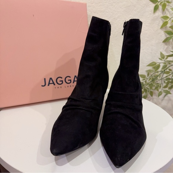Jaggar Black Pleated Suede Kitten Heel Boots Bootie NIB 39/40 - Picture 3 of 16